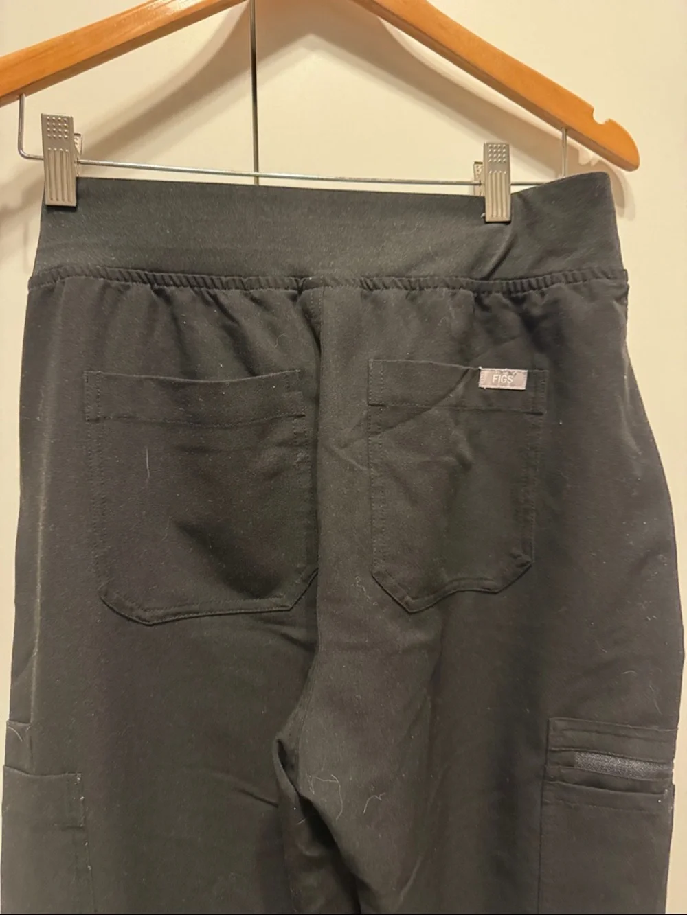 FIGS - high waist technical collection straight leg cargo scrubs - Picture 7 of 9